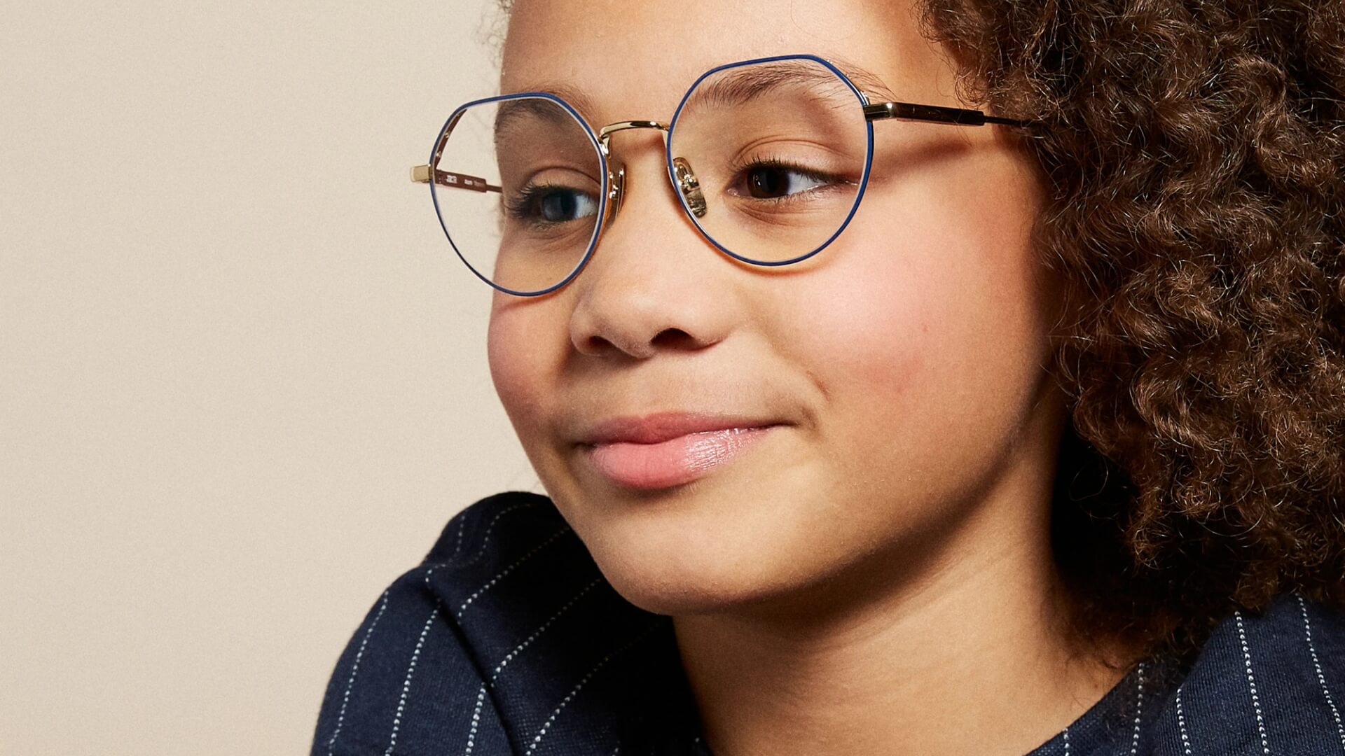 Girl with glasses | Code